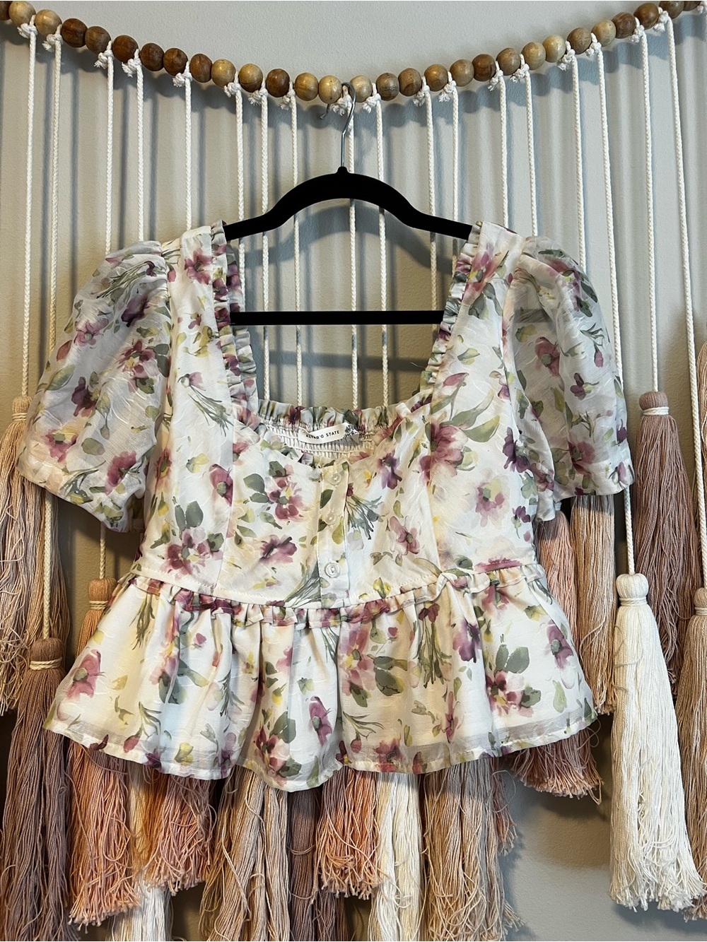 Altar'd State Cream Floral Puff-Sleeve Peplum Top size M NWT